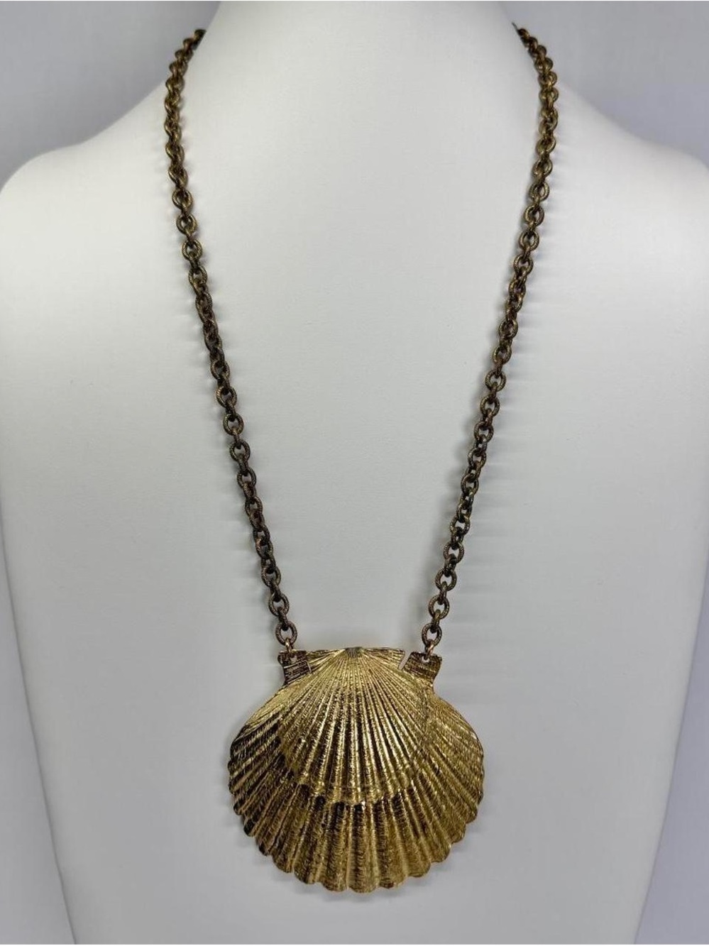 Gold Shell Pendant Necklace - Women Jewelry
